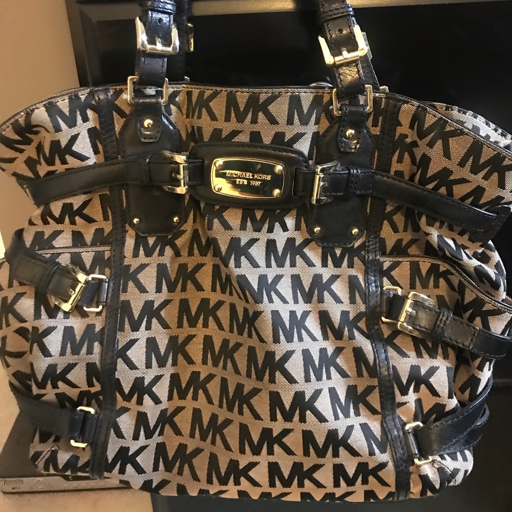 MK 100% AUTHENTIC Michael Kors Signature Large Bag